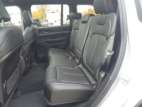 New 2025 Jeep Grand Cherokee Limited image 29