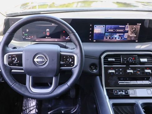 Used 2025 Nissan Armada SV AWD/4WD image 6