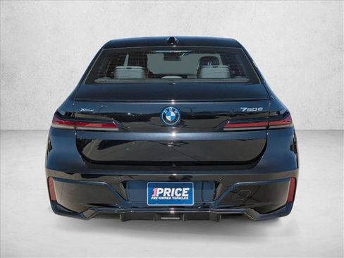 Used 2025 BMW 750e xDrive w/ Executive Package AWD/4WD image 7