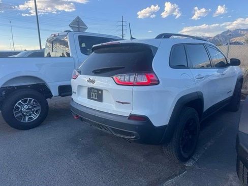 Used 2021 Jeep Cherokee Trailhawk w/ Comfort/Convenience Group AWD/4WD image 3