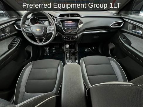 Used 2022 Chevrolet TrailBlazer LT w/ Convenience Package image 2