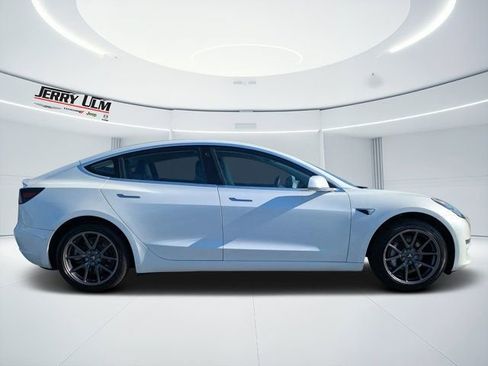 Used 2018 Tesla Model 3 Long Range image 2