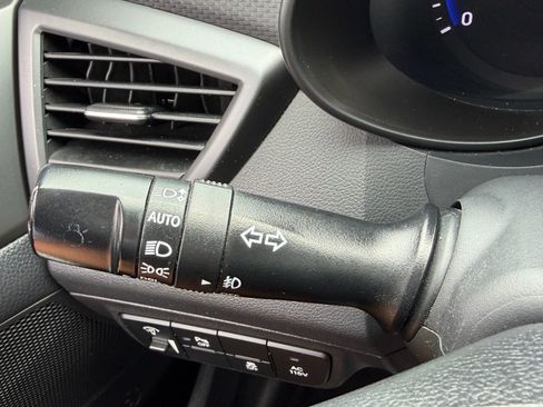 Used 2015 Hyundai Veloster Turbo w/ Option Group 04 FWD image 30