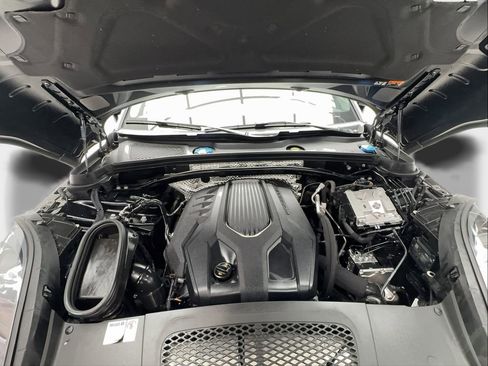 Used 2024 Porsche Macan Turbo AWD/4WD image 17