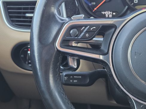 Certified 2018 Porsche Macan image 26