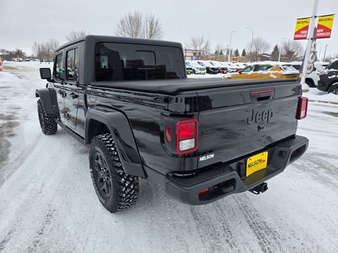 Used 2022 Jeep Gladiator Sport image 13