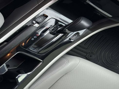 Certified 2017 Honda Accord EX-L image 27