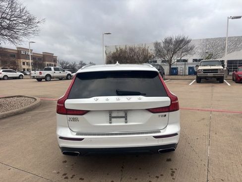 Used 2021 Volvo V60 T5 Cross Country w/ Climate Package image 6