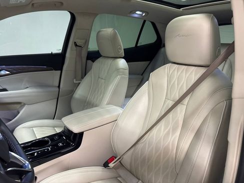 Used 2022 Buick Envision Avenir w/ Technology Package II image 27