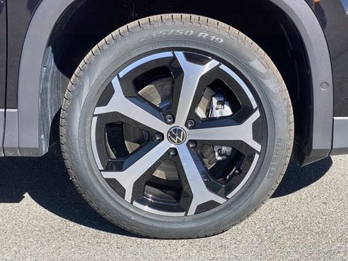 New 2026 Volkswagen Tiguan SE AWD/4WD image 11