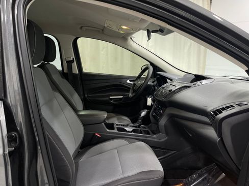 Used 2018 Ford Escape SE FWD image 30