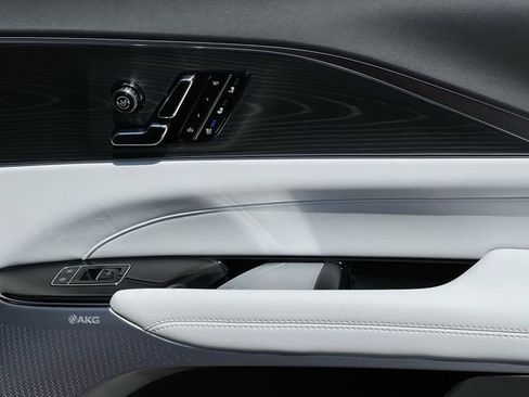 New 2026 Cadillac Lyriq Premium Luxury image 22