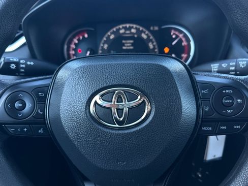 Used 2023 Toyota RAV4 LE image 22
