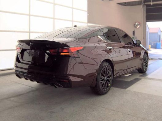 Used 2025 Nissan Altima 2.5 SV w/ SV Special Edition Package FWD image 5