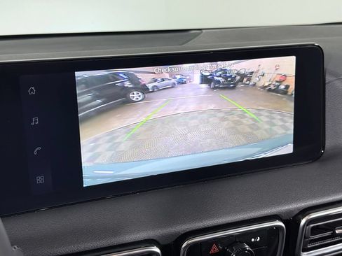 Certified 2026 Nissan Sentra SV w/ SV Convenience Package FWD image 17
