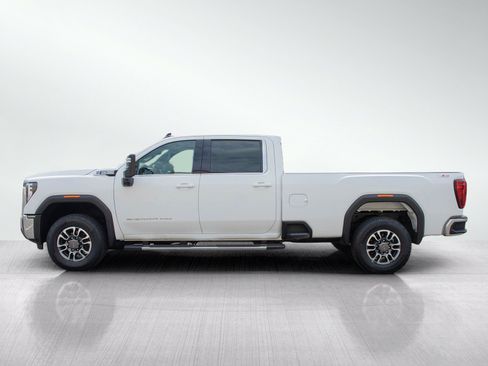 Used 2024 GMC Sierra 2500 SLE AWD/4WD image 2