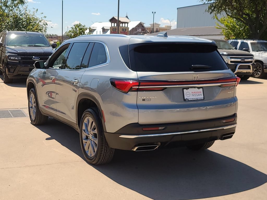 Used 2025 Buick Enclave Preferred FWD image 2