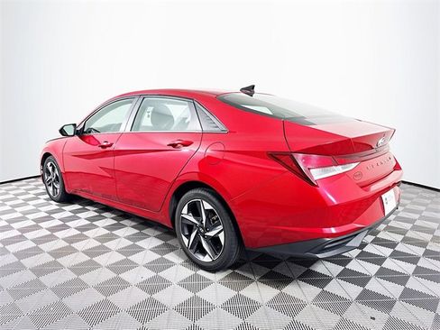 Certified 2023 Hyundai Elantra SEL w/ Convenience Package image 4