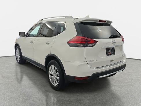 Used 2017 Nissan Rogue SV w/ SV Premium Package image 7