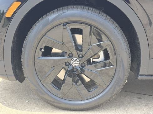 New 2026 Volkswagen ID.4 Pro S Plus AWD/4WD image 9