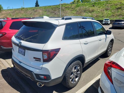 Used 2024 Honda Passport TrailSport image 4