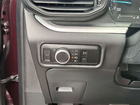 Used 2023 Ford Explorer XLT AWD/4WD image 20