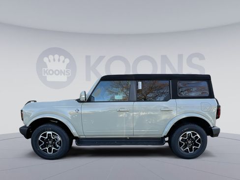 New 2025 Ford Bronco Outer Banks image 2