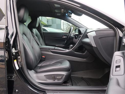 Used 2019 Toyota Avalon XLE w/ Moonroof Package FWD image 25