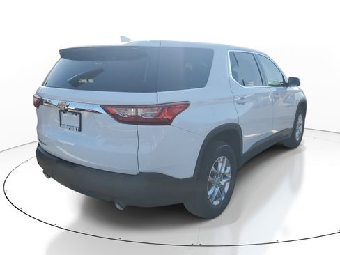 Used 2020 Chevrolet Traverse LS image 5