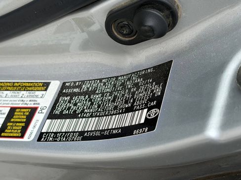 Used 2014 Toyota Camry LE w/ Protection Package FWD image 10