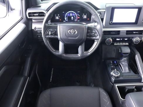 Used 2025 Toyota Tacoma SR5 image 32