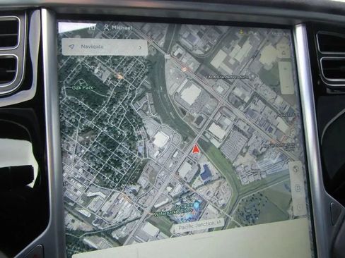 Used 2015 Tesla Model S 85D image 18