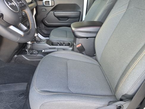 Used 2024 Jeep Wrangler Sport AWD/4WD image 12