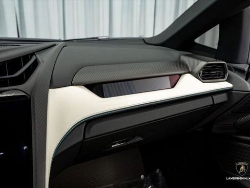 Used 2025 Lamborghini Revuelto AWD/4WD image 49