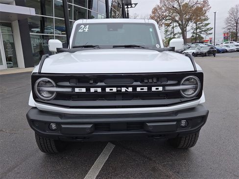 Used 2024 Ford Bronco Outer Banks image 8