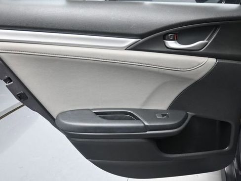 Used 2017 Honda Civic Touring image 21