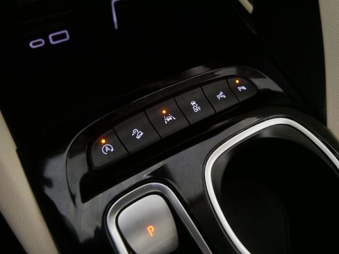 Used 2021 Buick Envision Avenir w/ Technology Package II image 30