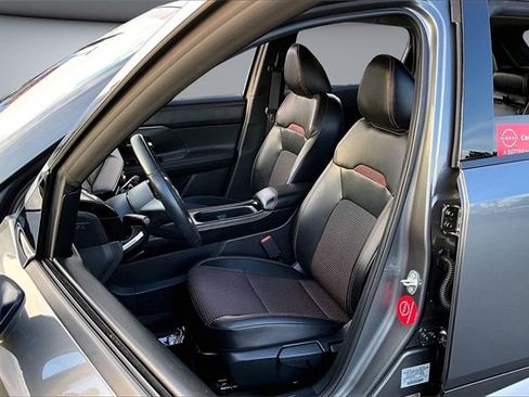 Certified 2025 Nissan Kicks SR image 20