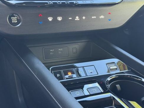 Used 2025 Nissan Murano SV AWD/4WD image 10