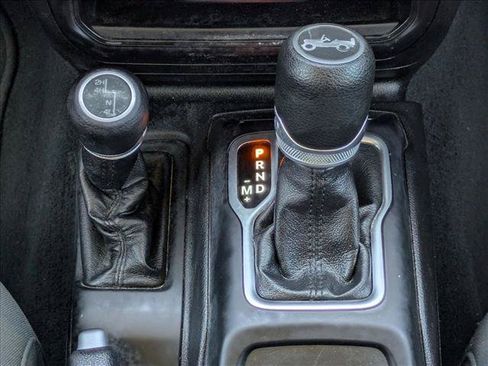 Used 2019 Jeep Wrangler Unlimited Sport S AWD/4WD image 12