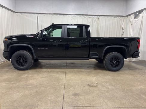 New 2026 Chevrolet Silverado 2500 ZR2 AWD/4WD image 8