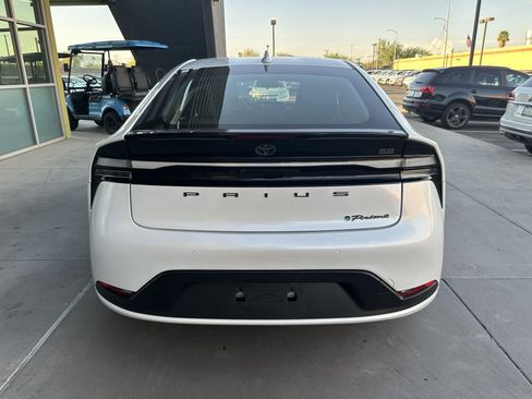 Used 2024 Toyota Prius Prime SE image 11
