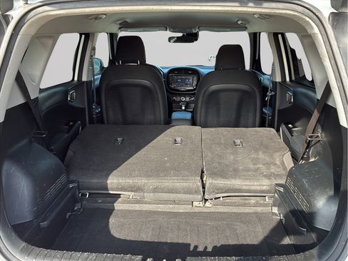 Used 2022 Kia Soul LX w/ Technology Package FWD image 9