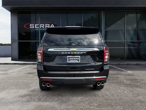 Used 2023 Chevrolet Suburban Premier w/ Advanced Technology Package AWD/4WD image 4