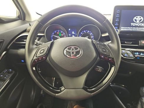 Used 2020 Toyota C-HR Limited FWD image 17