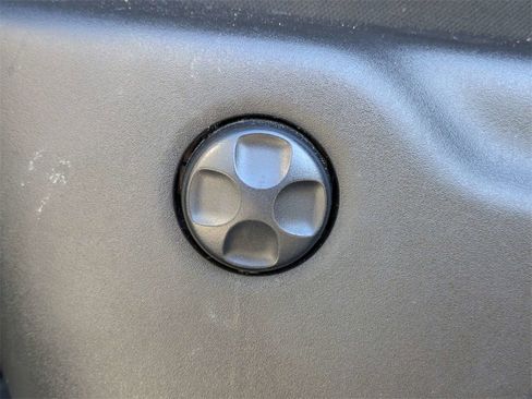 Used 2021 Jeep Grand Cherokee Laredo image 24