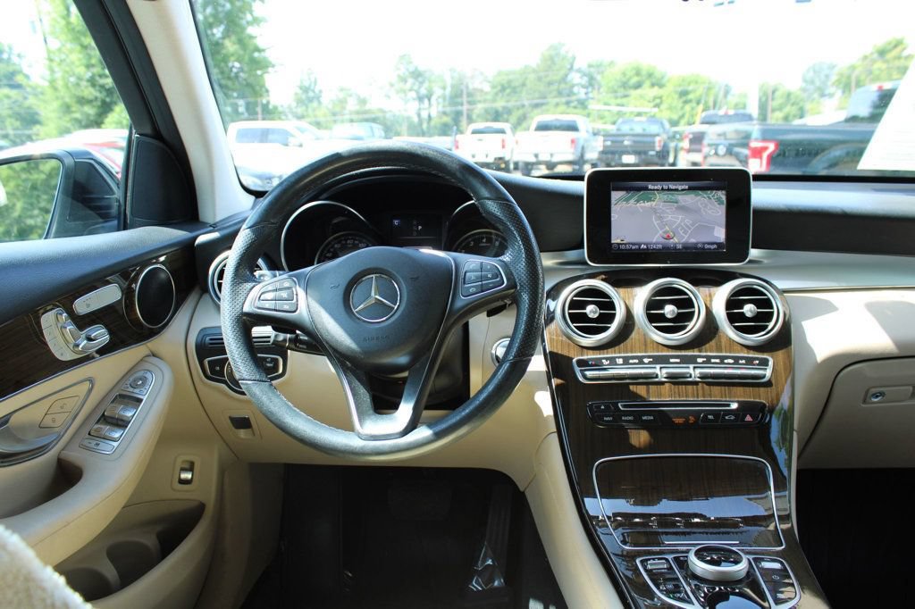 Used 2019 Mercedes-Benz GLC 300 4MATIC image 15
