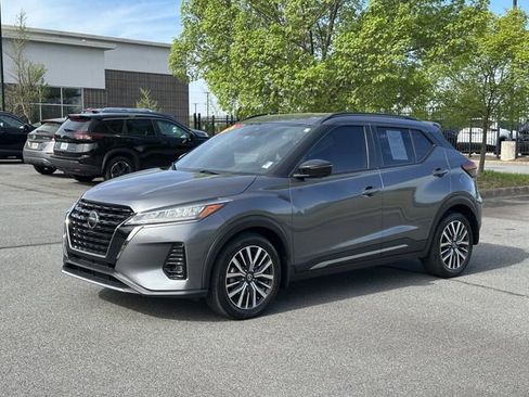 Used 2021 Nissan Kicks SR FWD image 3
