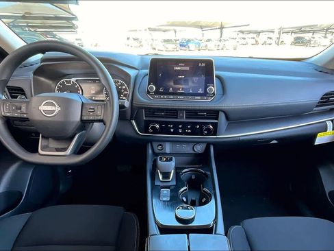 Used 2025 Nissan Rogue S AWD/4WD image 12
