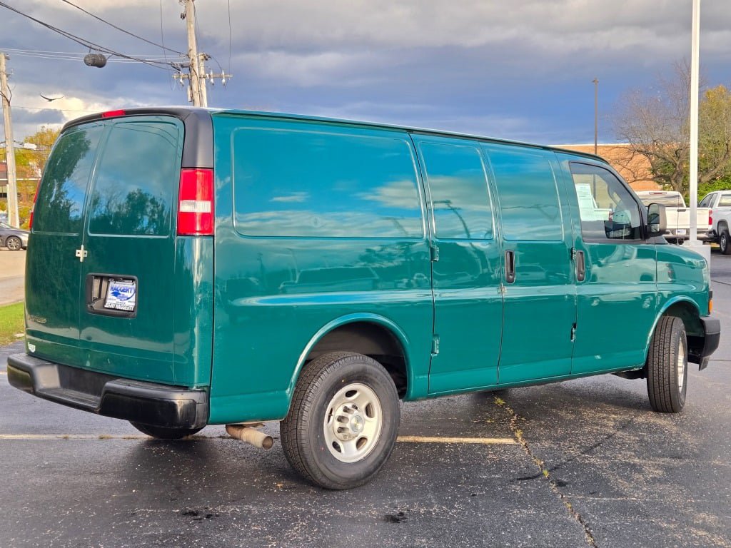 Certified 2023 Chevrolet Express 3500 w/ Driver Convenience Package RWD image 10